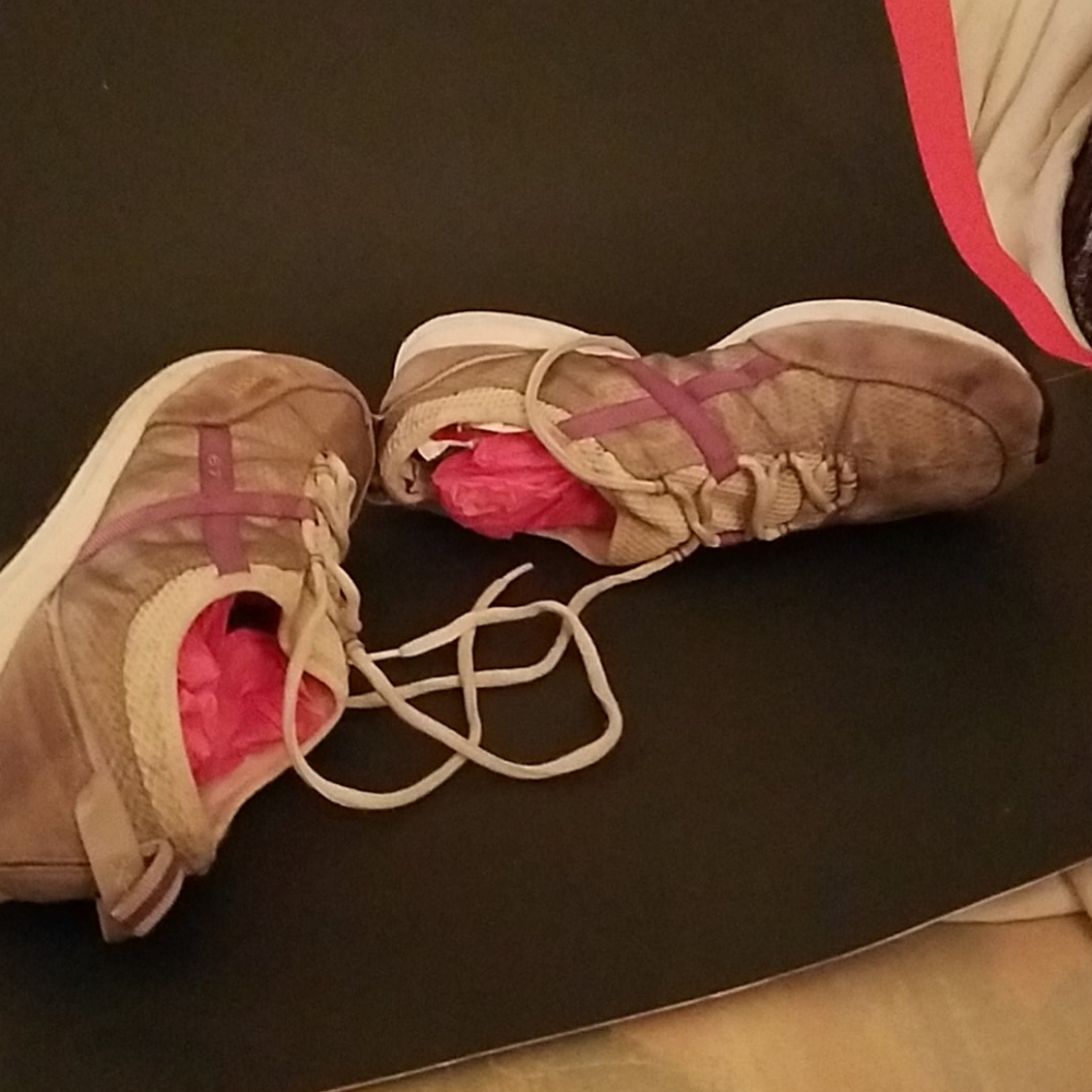 Shoes - Picture 3 of 3